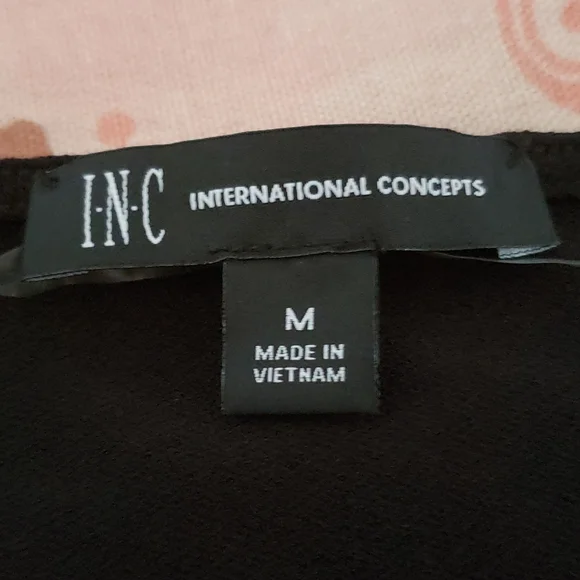 NWOT Black Tee. Silver Ring. Elegant Sexy - Picture 8 of 10